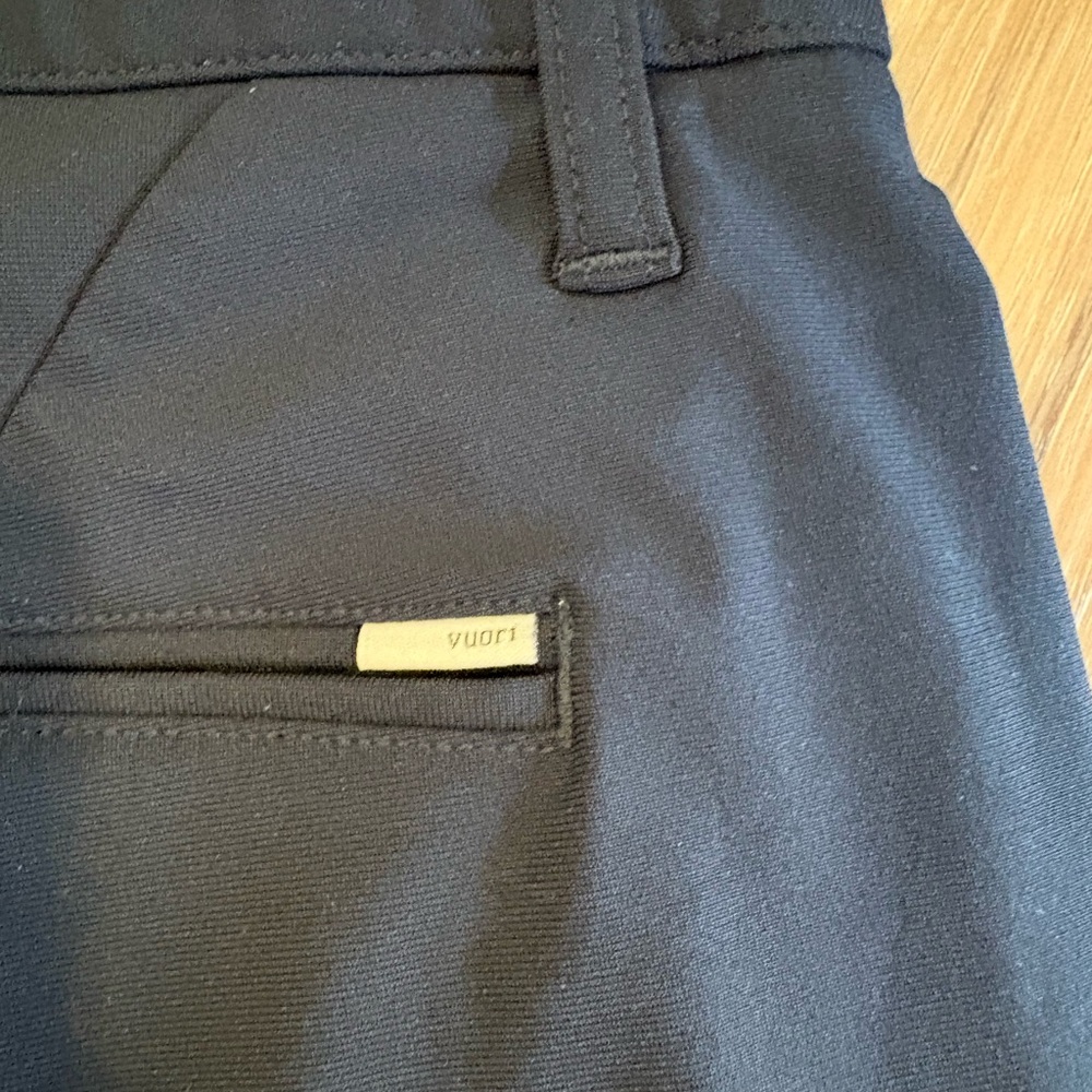 Vuori Shorts Mens 32 Navy Blue Chino Golf Flat Front Pocket *Flaws - Picture 6 of 6